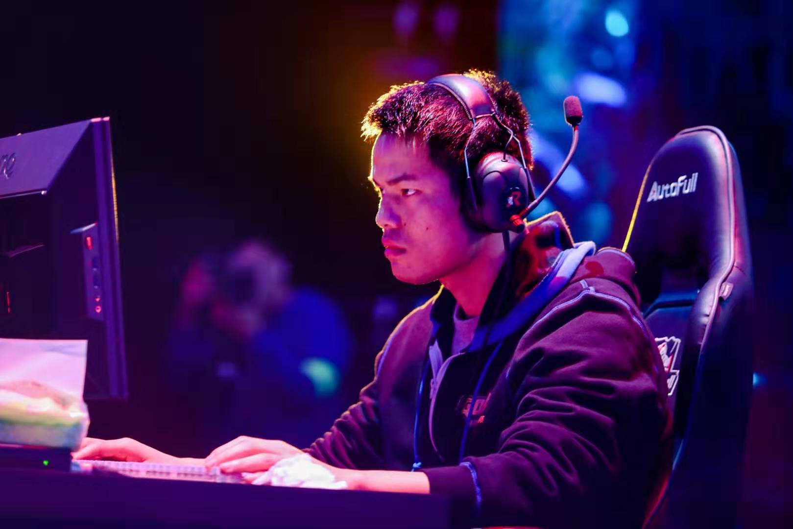 在本次比赛 在本次比赛